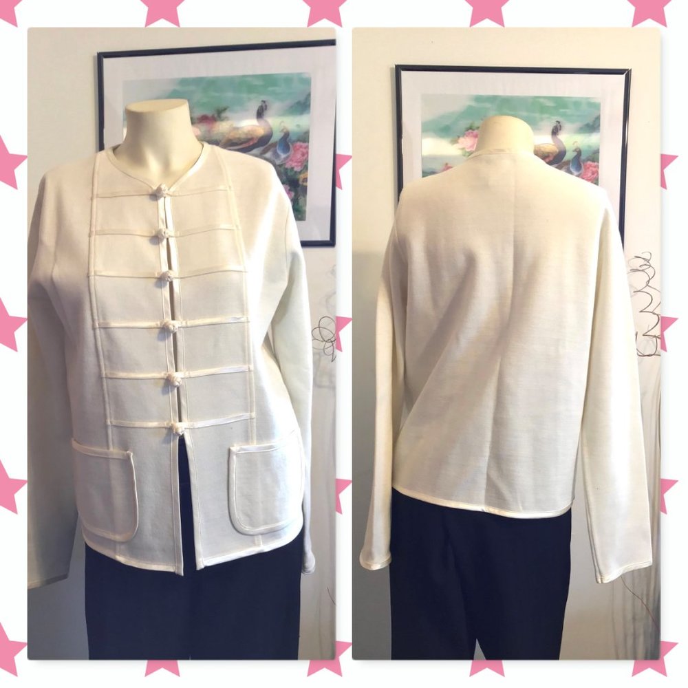 NWOT FOLIO SAKS FIFTH AVE KNIT IVORY CARDIGAN